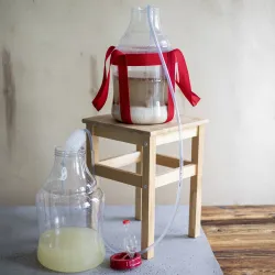 20 l demižón s popruhmi