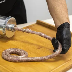 2,5 kg horizontálna plnička so silikónovým piestom BROWIN