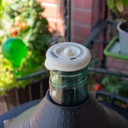 Kryt/krytka pre demižóny s úzkym hrdlom, priemer 75 mm